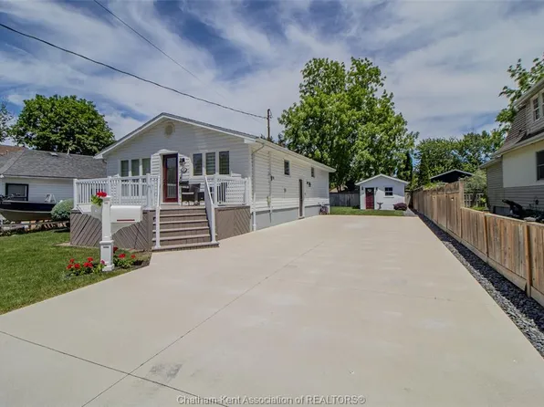 45 Berry St, Chatham Kent, ON N7M 3B2