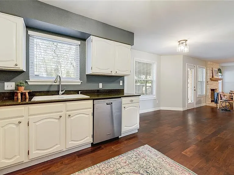 7610 Dallas Dr — Photo 6