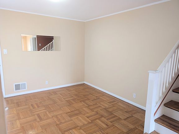 4th image of 126 Fairlawn Ave