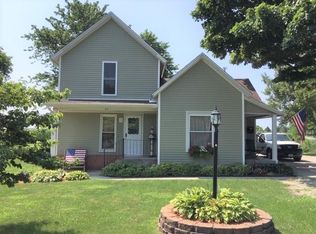 411 E McKibben St, Rossville, IL 60963