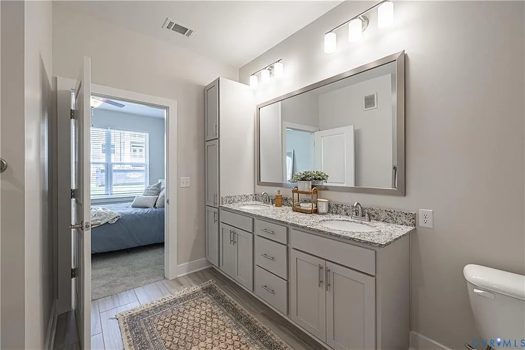 2 bed, 1256 sqft, $2,300 — Photo 3
