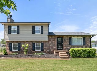 1150 Timberwood Dr, Gallatin, TN 37066