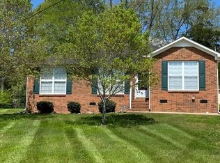 828 Mulberry Dr, Columbia, TN 38401