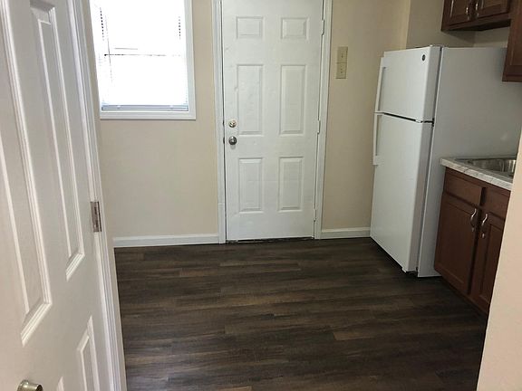 5th image of 2361 Dawson St