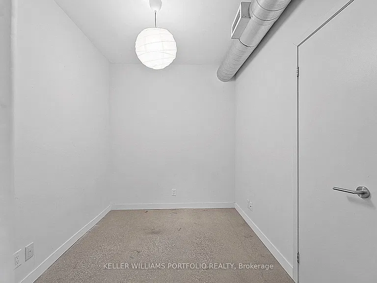 569 King St E #407 — Photo 24