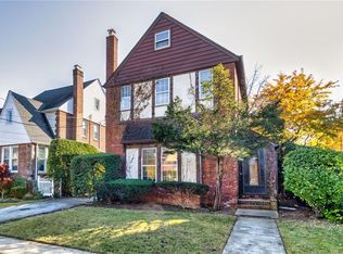 6 Dubonnet Rd, Valley Stream, NY 11581