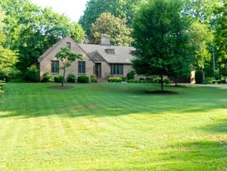 1st image of 106 Cambridge Ln