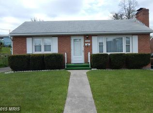 225 Avon Rd, Hagerstown, MD 21740