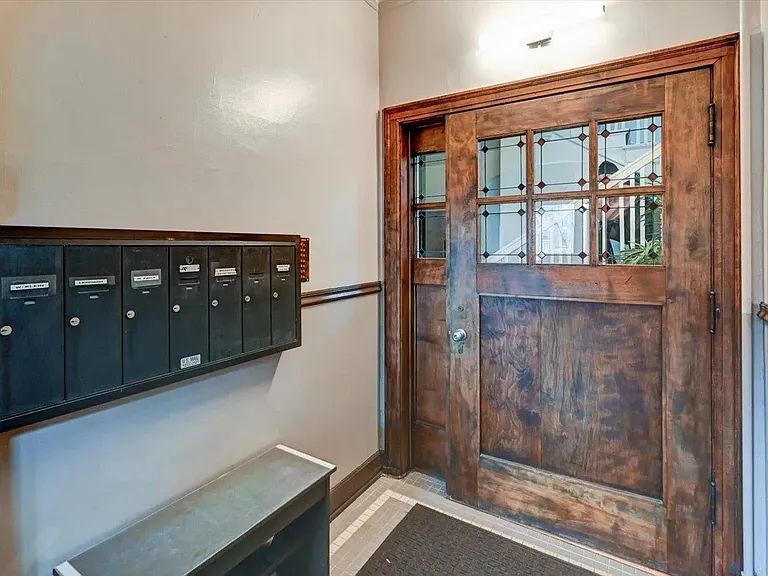 15 E Gilman St #7 — Photo 2
