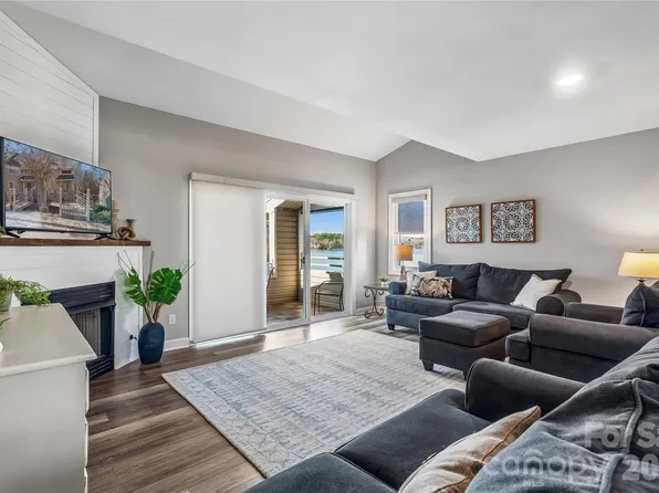 14021 Queens Harbor Rd, Charlotte, NC 28278