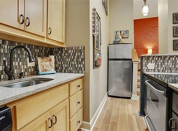 2nd image of 448 Julia St APT 216