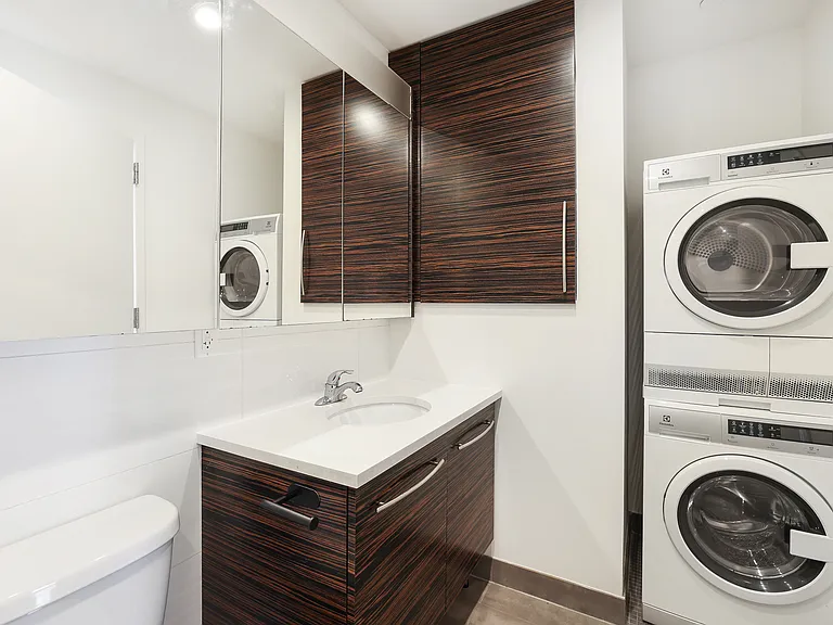 327 Manhattan Ave #1R — Photo 7