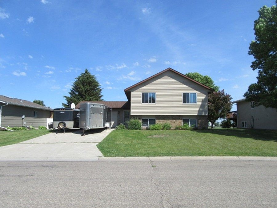 1st image of 3118 Village Green Dr