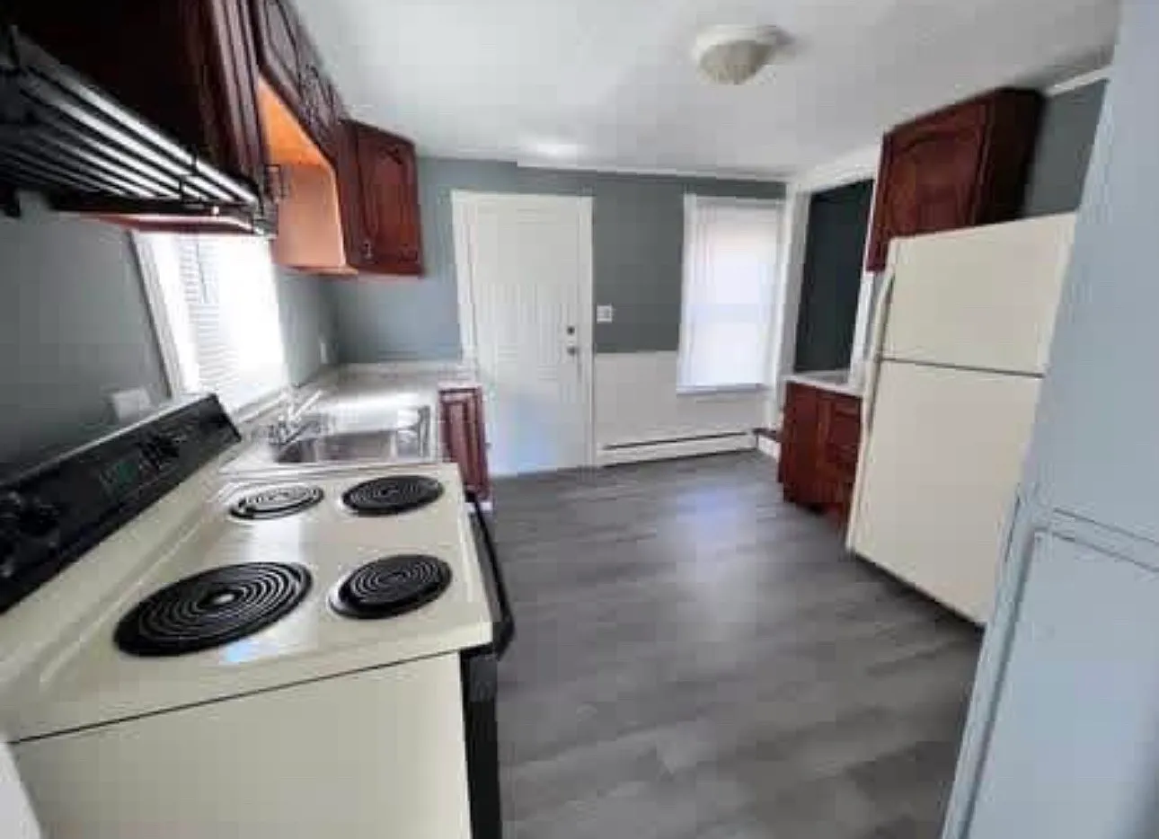 2 bed, 1000 sqft, $900 — Photo 1