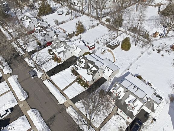 3rd image of 12 Diana Rd