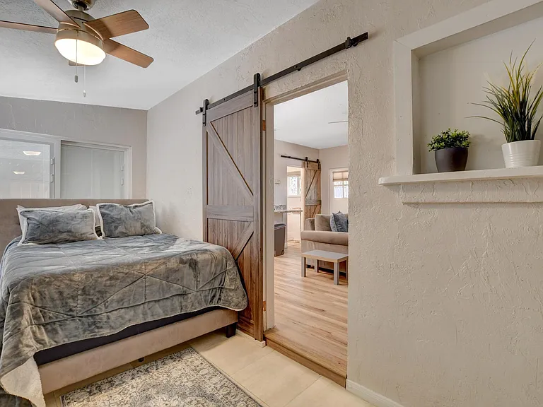 3916 Vegas Dr #3-A — Photo 20