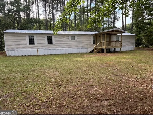 1171 1st St, Montrose, GA 31065