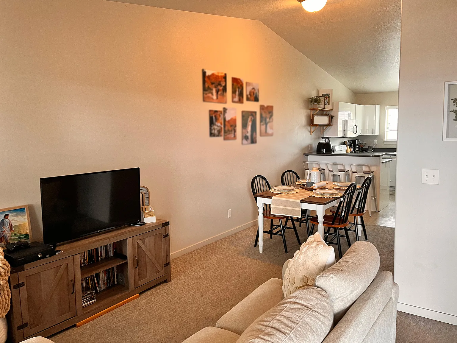 2 bed, 900 sqft, $1,350 — Photo 3