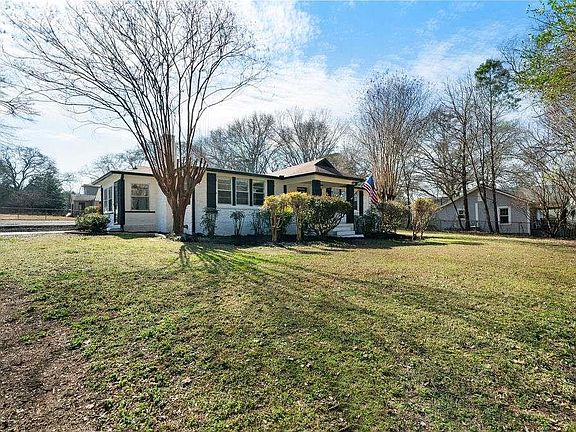 2nd image of 20 Meadows Dr SE