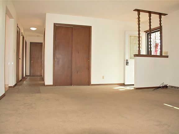 4th image of 8112 Rosemeade Ln