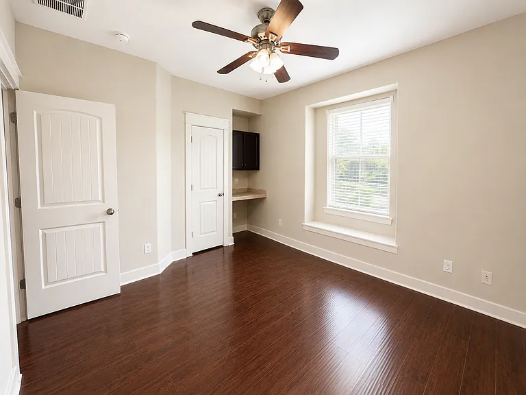 4420 Red River St #B — Photo 14