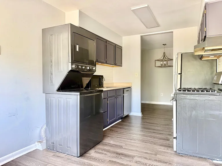 140 Royal Oak Dr #I — Photo 11