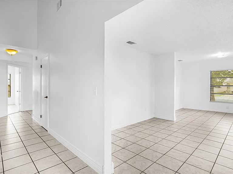 601 Tomlinson Ter — Photo 5