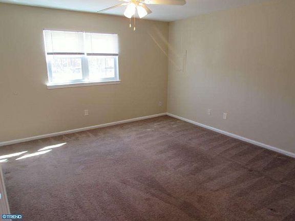 3rd image of 3408 Stanwood St #A