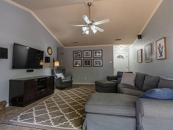 4th image of 8600 Santa Clara Dr