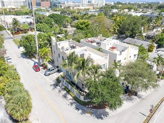 3 bed, 3.0 bath, $4,995 — Photo 2