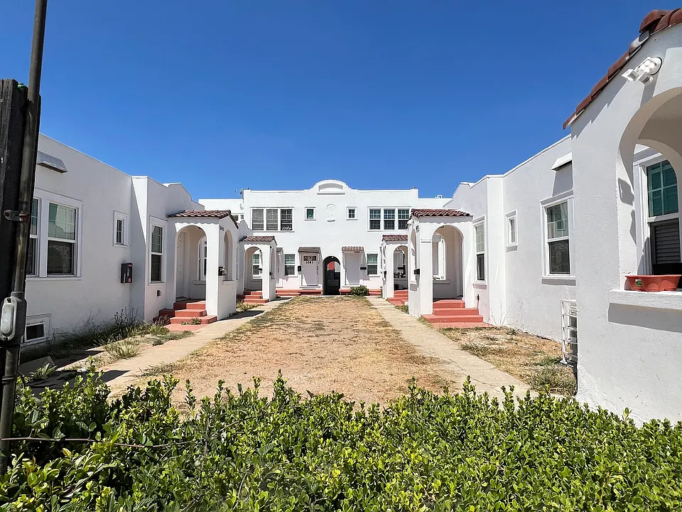 1037 S Vermont Ave #2
