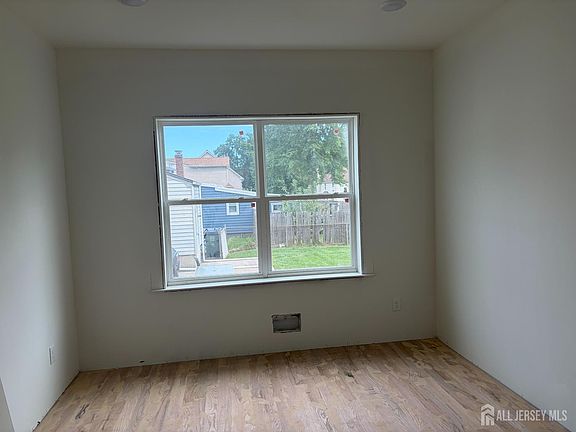 5th image of 116 Arthur Ave