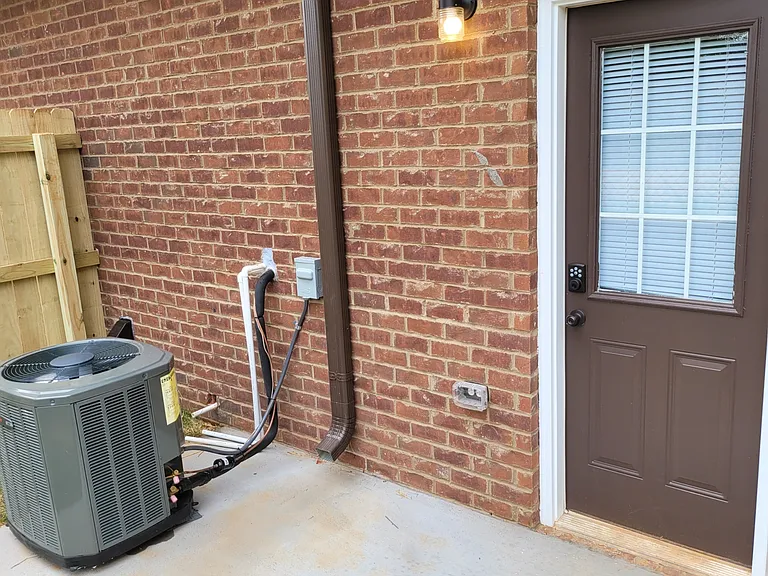 815 Howard St #F — Photo 10