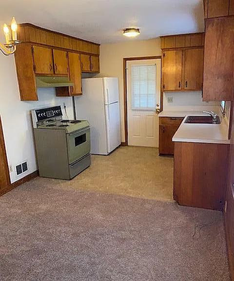 5442 Oakcrest Rd — Photo 3