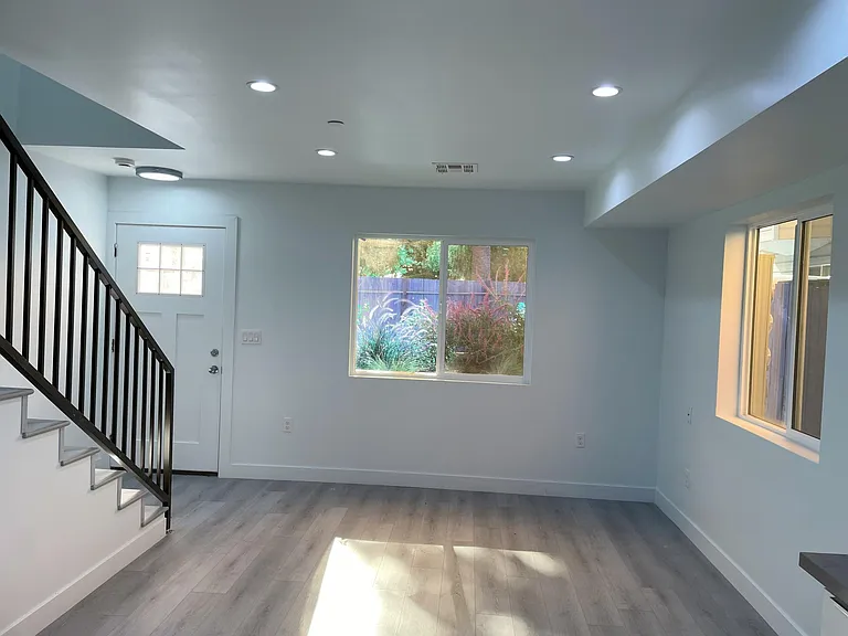 667 Echandia St — Photo 3