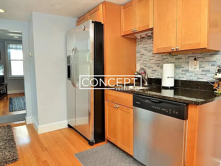 3 Roosevelt Ave #1 — Photo 2