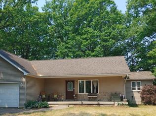 1816 Peppermill Rd, Lapeer, MI 48446