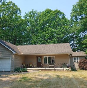 1816 Peppermill Rd, Lapeer, MI, 48446