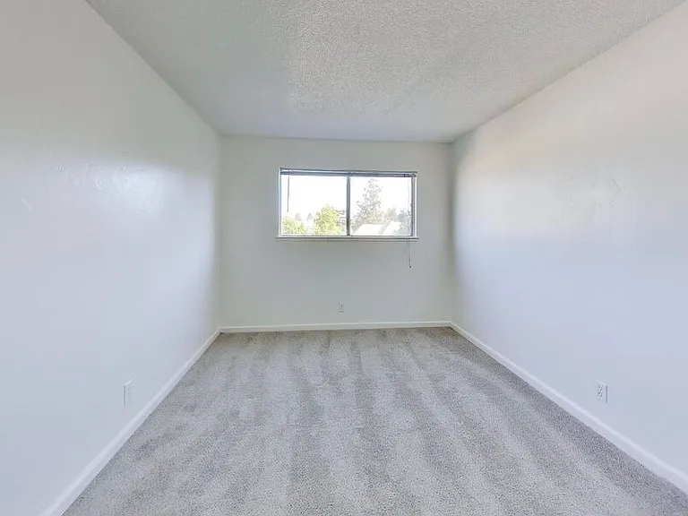 671 Vernon Street — Photo 10