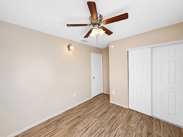 2910 Western Willow Ter — Photo 11