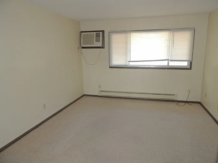 210 S Chestnut St #1 — Photo 9