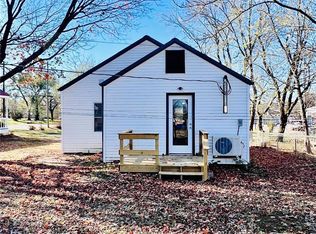 1004 Thomasville Rd, Houston, MO 65483