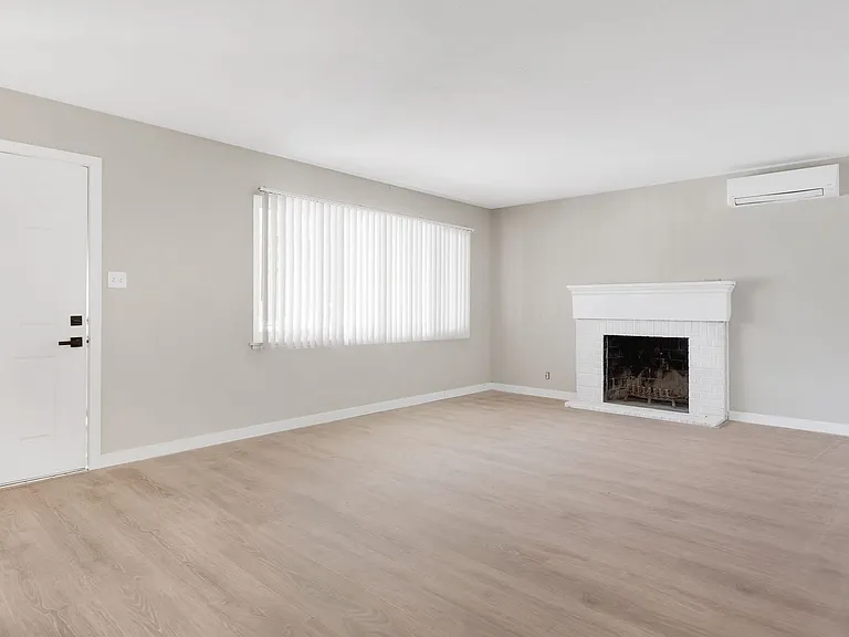 611-613 Russell Boulevard — Photo 4