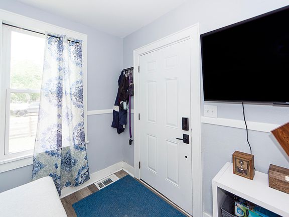 5th image of 2601 Wye Ln