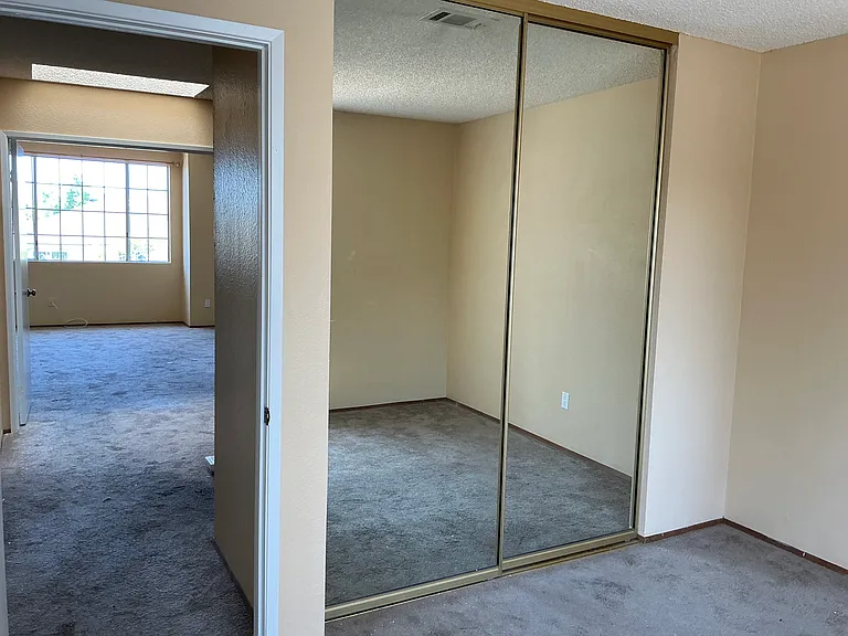 3205 E Fox Run Way — Photo 16