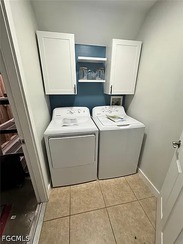 1203 SW 34th Ter Photo 1