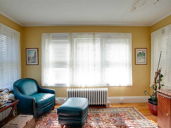 5th image of 39-12 219th St
