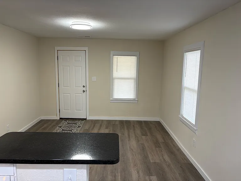 629 N Hoover Ave — Photo 8
