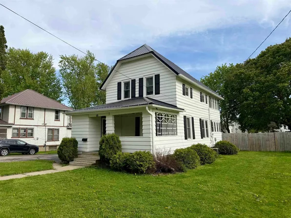 15 5th Ave NE, Waukon, IA 52172