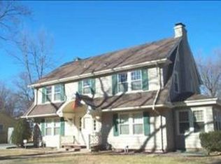 3132 SW 17th St, Topeka, KS 66604